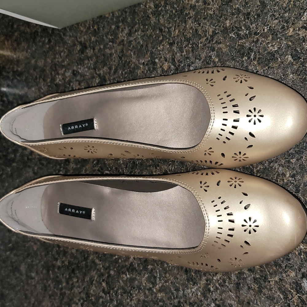 Array Gold Low Heel Shoes Size 11 Wide